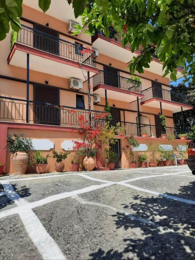 בארבאטי Emilios See View Apartment מראה חיצוני תמונה