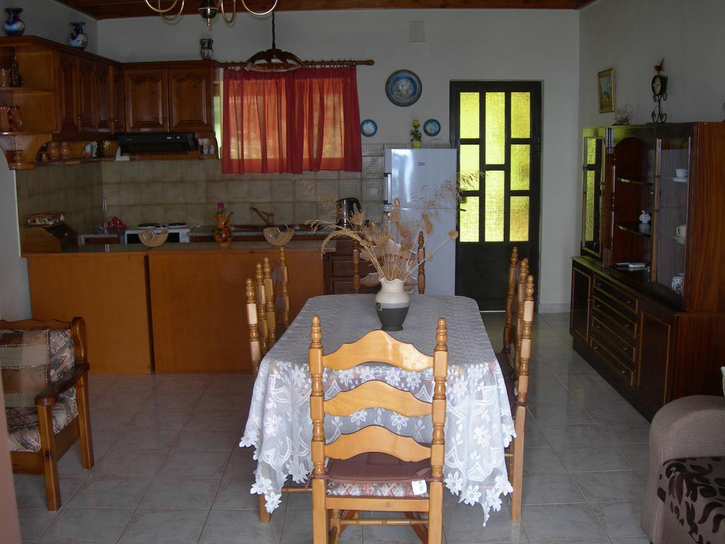 בארבאטי Emilios See View Apartment מראה חיצוני תמונה